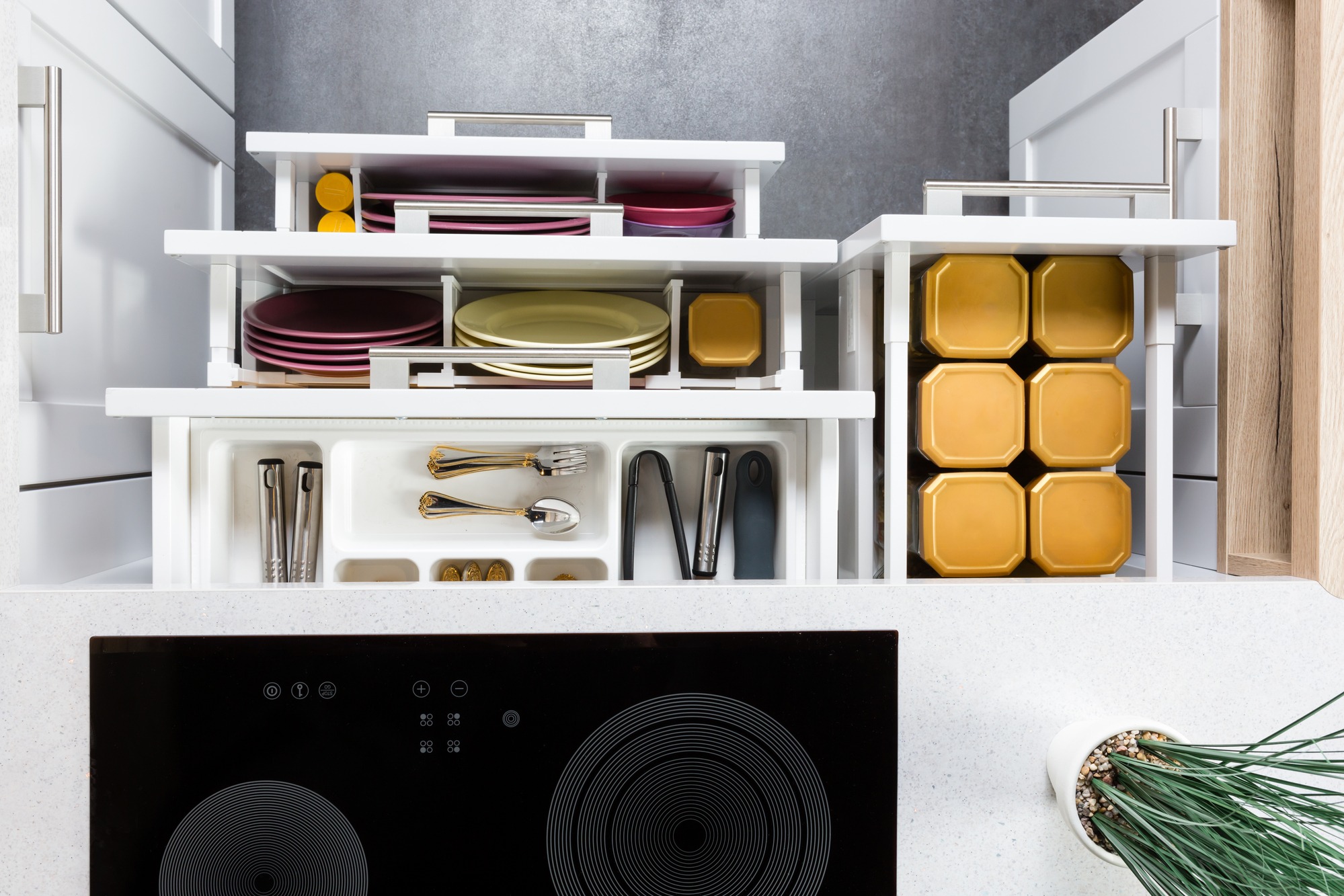 organized kitchen drawers with drawer dividers